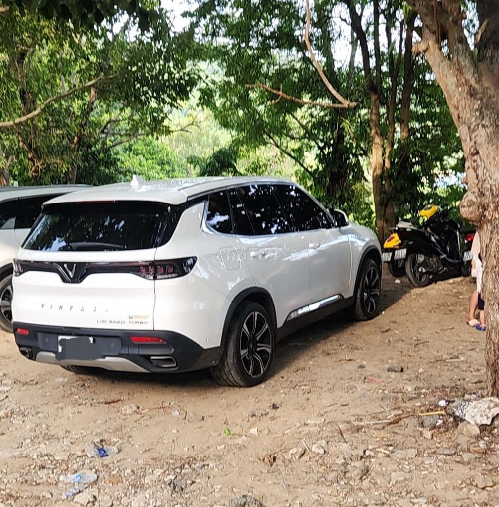 VinFast Lux SA2.0 2019 - ảnh 1