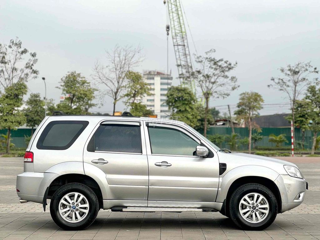 Ford Escape 2011 - ảnh 2