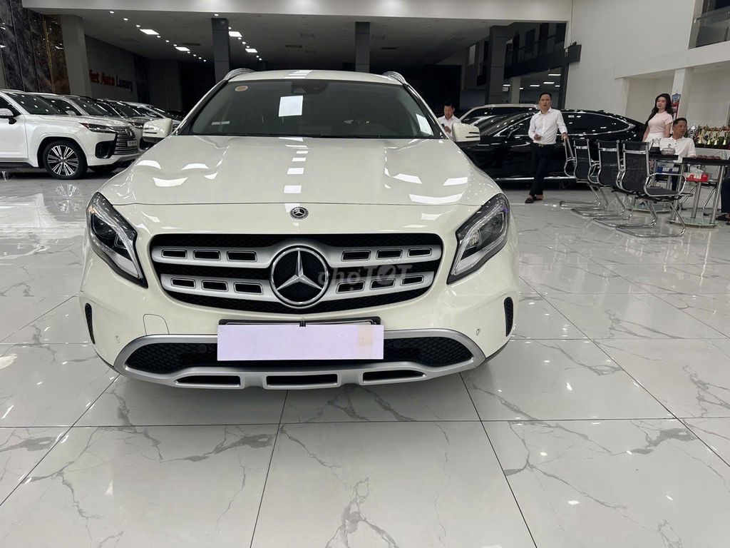 Mercedes-Benz 2017 - ảnh 1