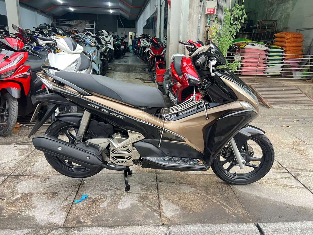 Honda Air Blade 2012 - ảnh 2