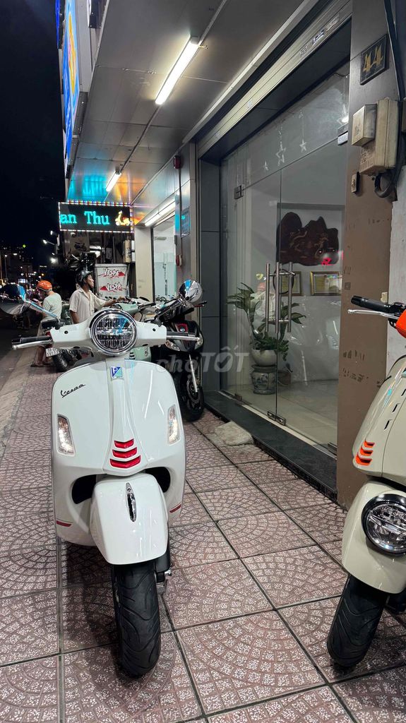 Piaggio Vespa 2022 - ảnh 1