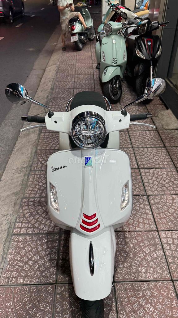 Piaggio Vespa 2022 - ảnh 5