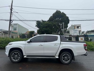 Mitsubishi Triton 2021 - ảnh 1