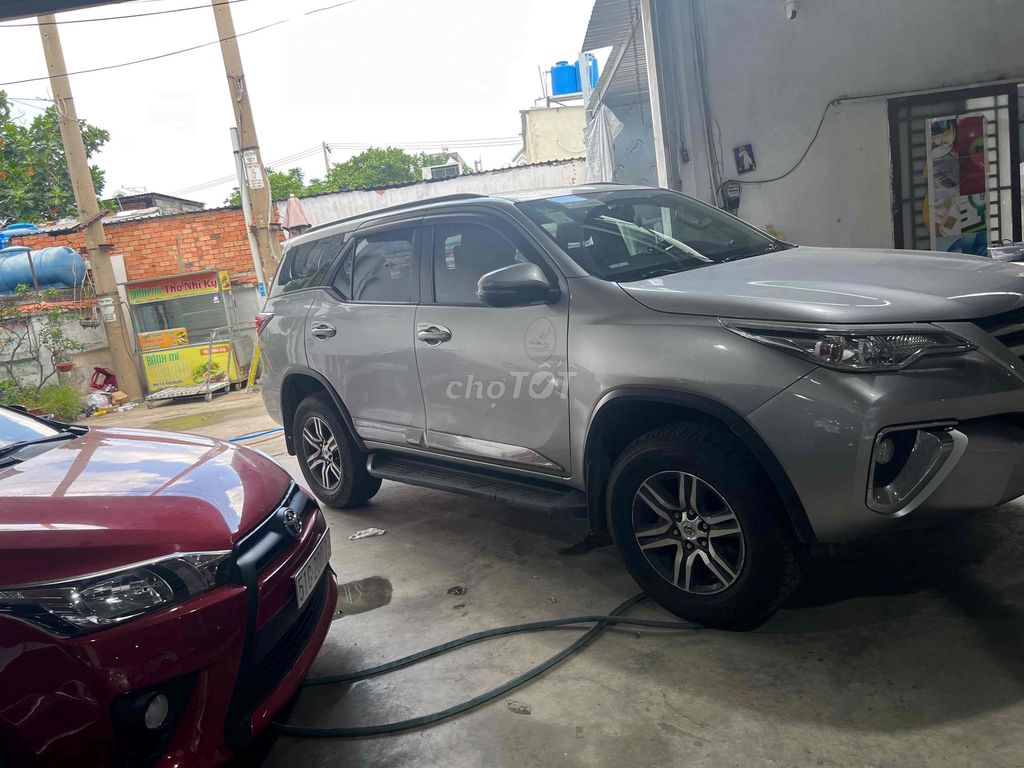Toyota Fortuner - ảnh 3
