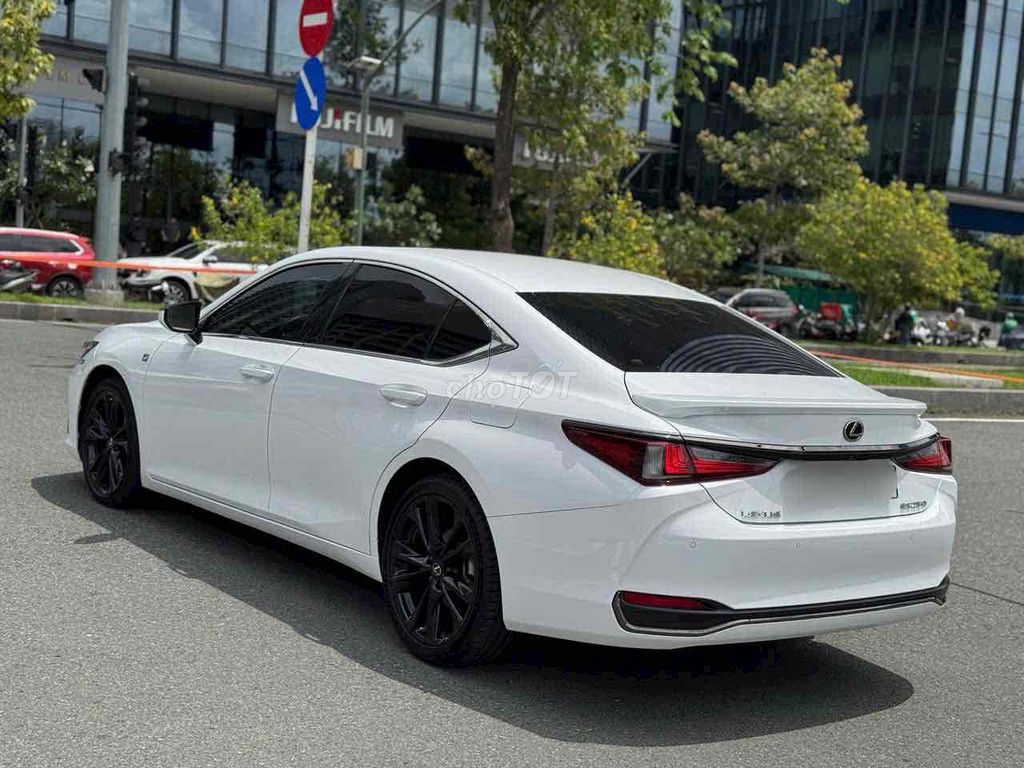 Lexus ES 250 2022 - ảnh 4