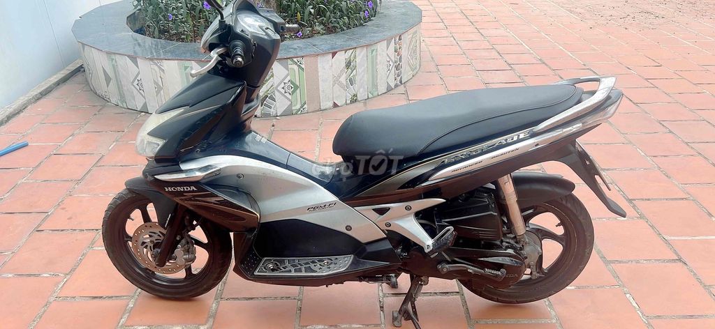 Honda Air Blade 2010 - ảnh 2