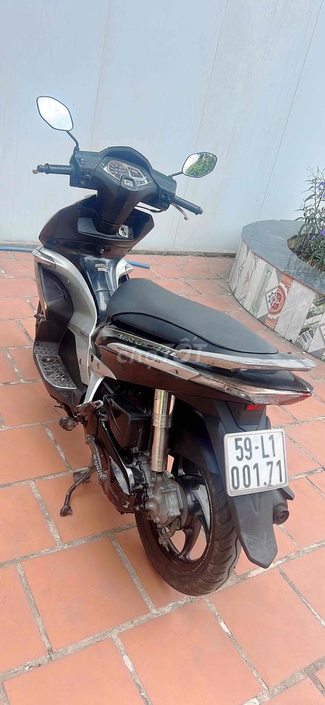 Honda Air Blade 2010 - ảnh 3