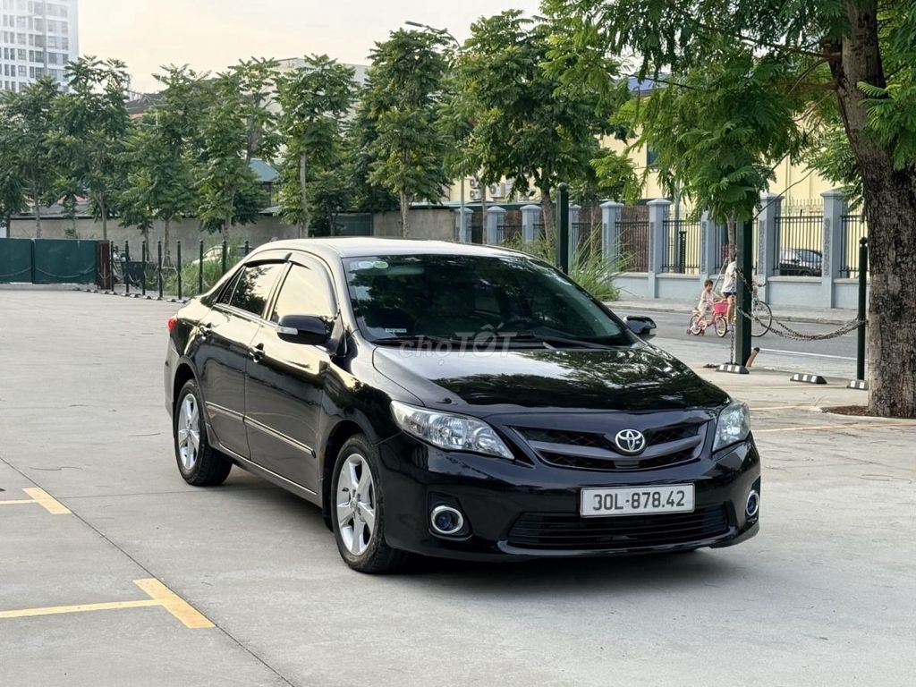 Toyota Corolla Altis 2011 - ảnh 4