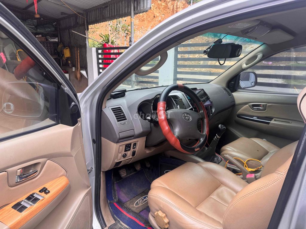 Toyota Fortuner 2009 - ảnh 3