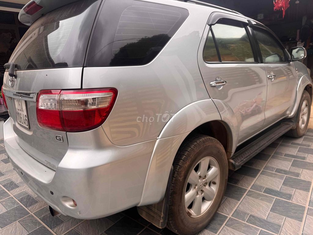Toyota Fortuner 2009 - ảnh 5