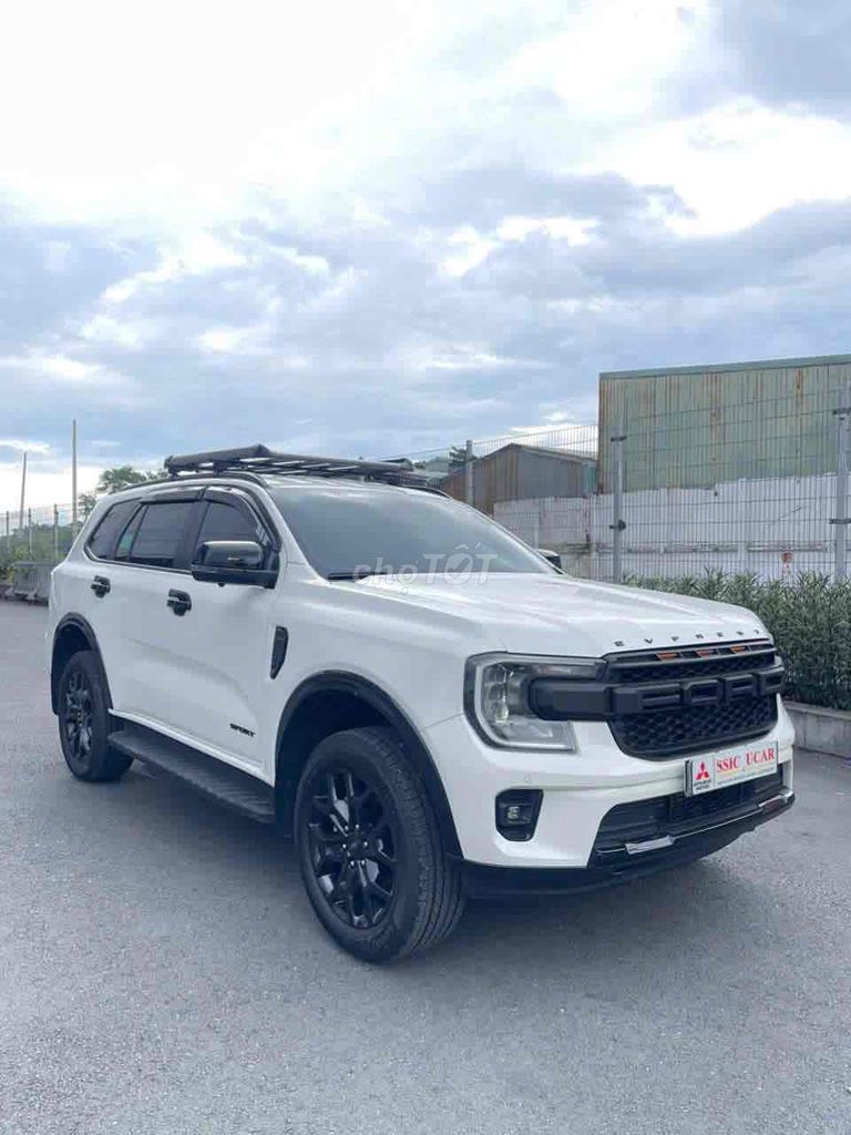 Ford Everest - ảnh 2
