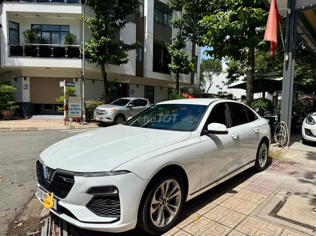 VinFast Lux A2.0 2022 - ảnh 3