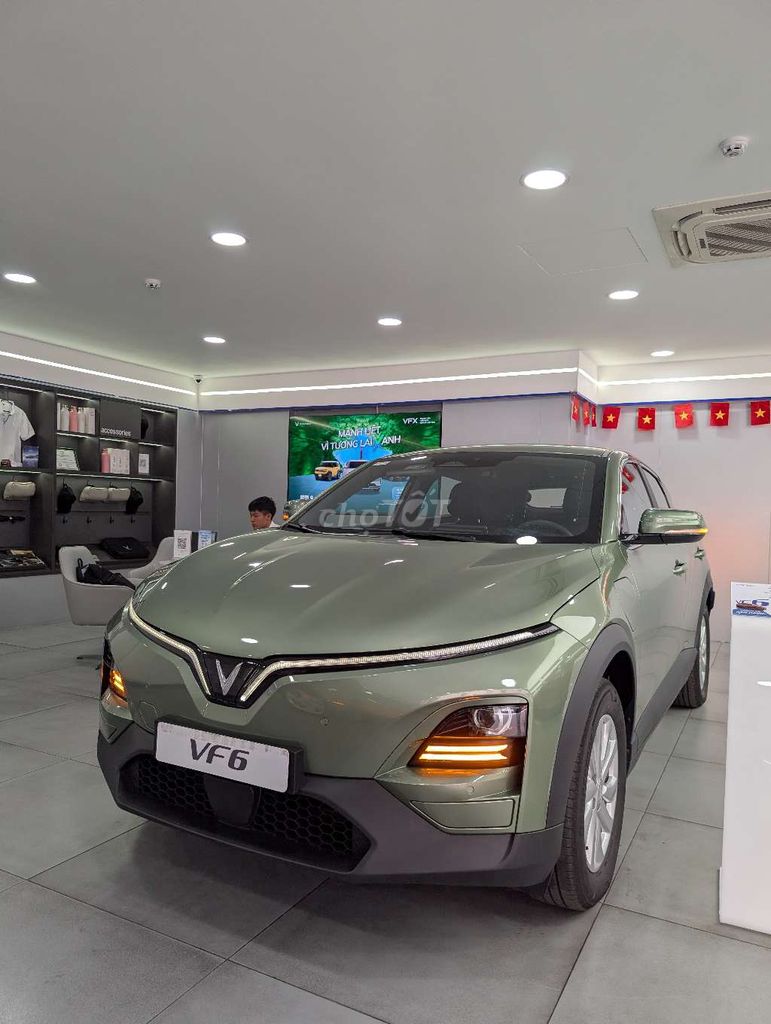 VinFast VF6 Eco - ảnh 1