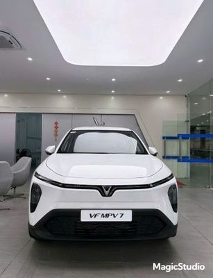 VinFast VF MPV 7 AT 2026 - ảnh 1