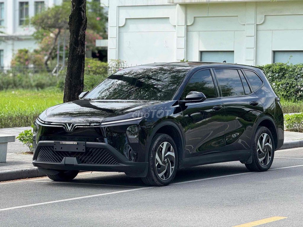 VinFast Limo Green 2026 - ảnh 1