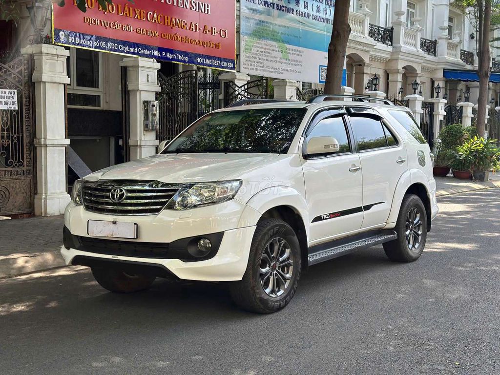 Toyota Fortuner 2015 - ảnh 1