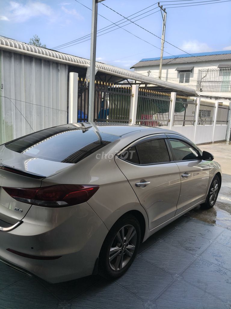 Hyundai Elantra 2019 - ảnh 2