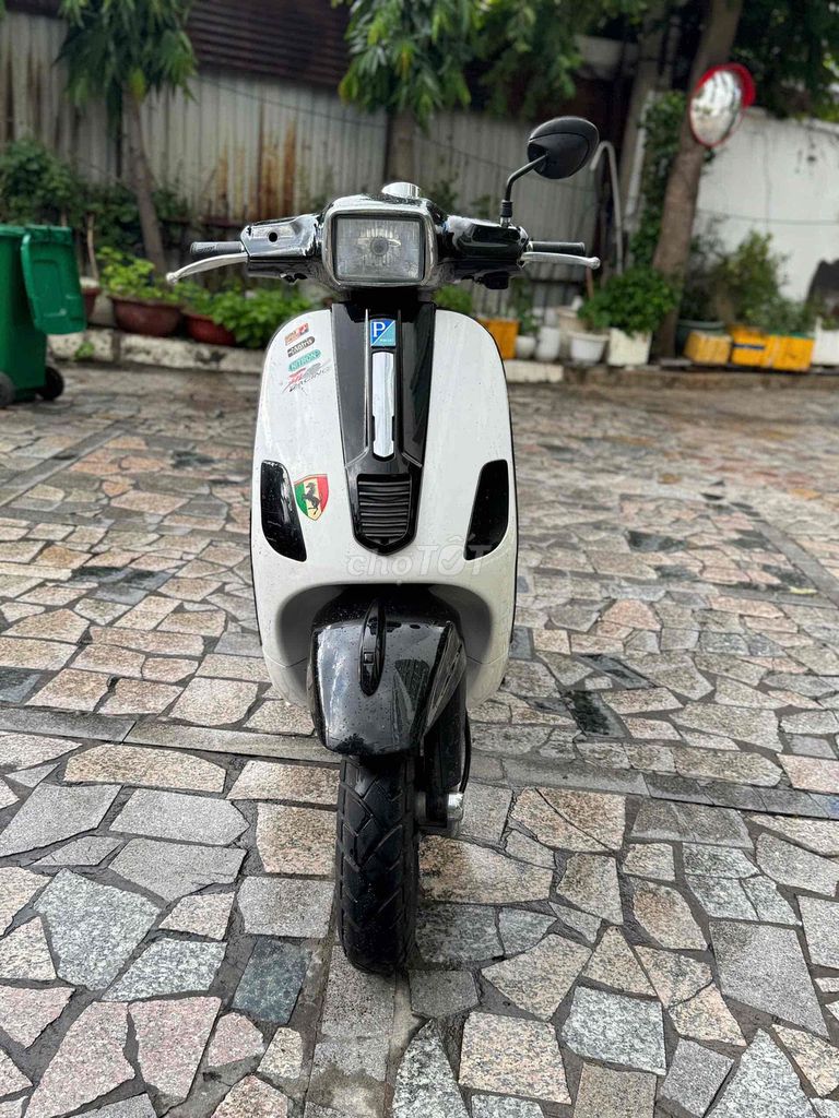 Vespa 2010 - ảnh 1