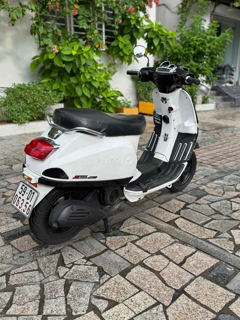 Vespa 2010 - ảnh 5