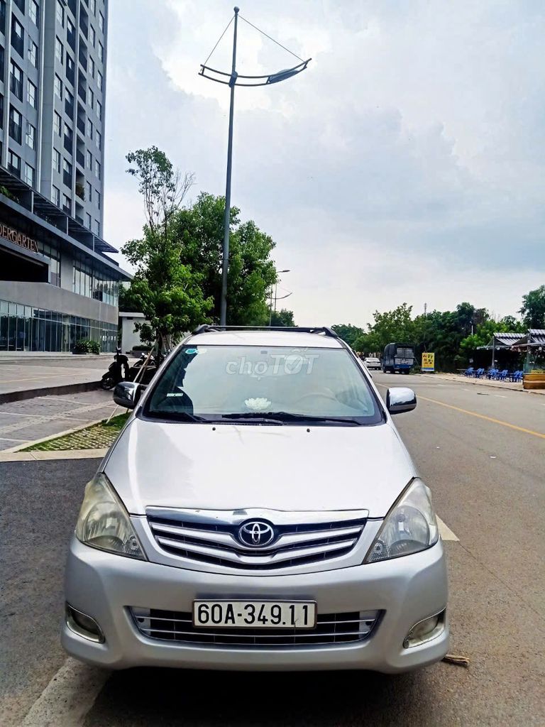 Toyota Innova G 2010 - ảnh 1