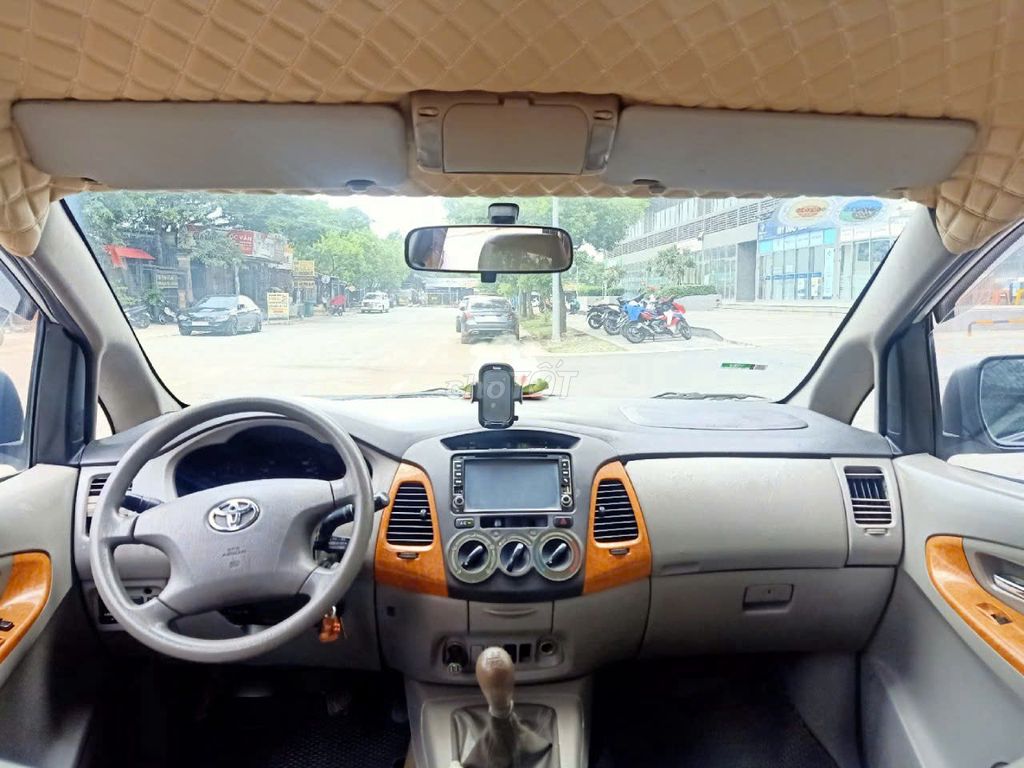 Toyota Innova G 2010 - ảnh 2