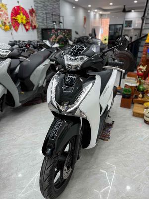Honda SH 2018 - ảnh 1