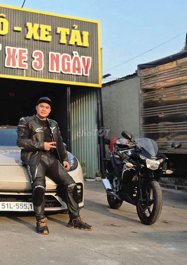 Honda CBR 2011 - ảnh 1