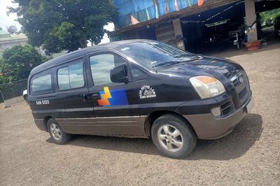 Hyundai Starex - ảnh 1