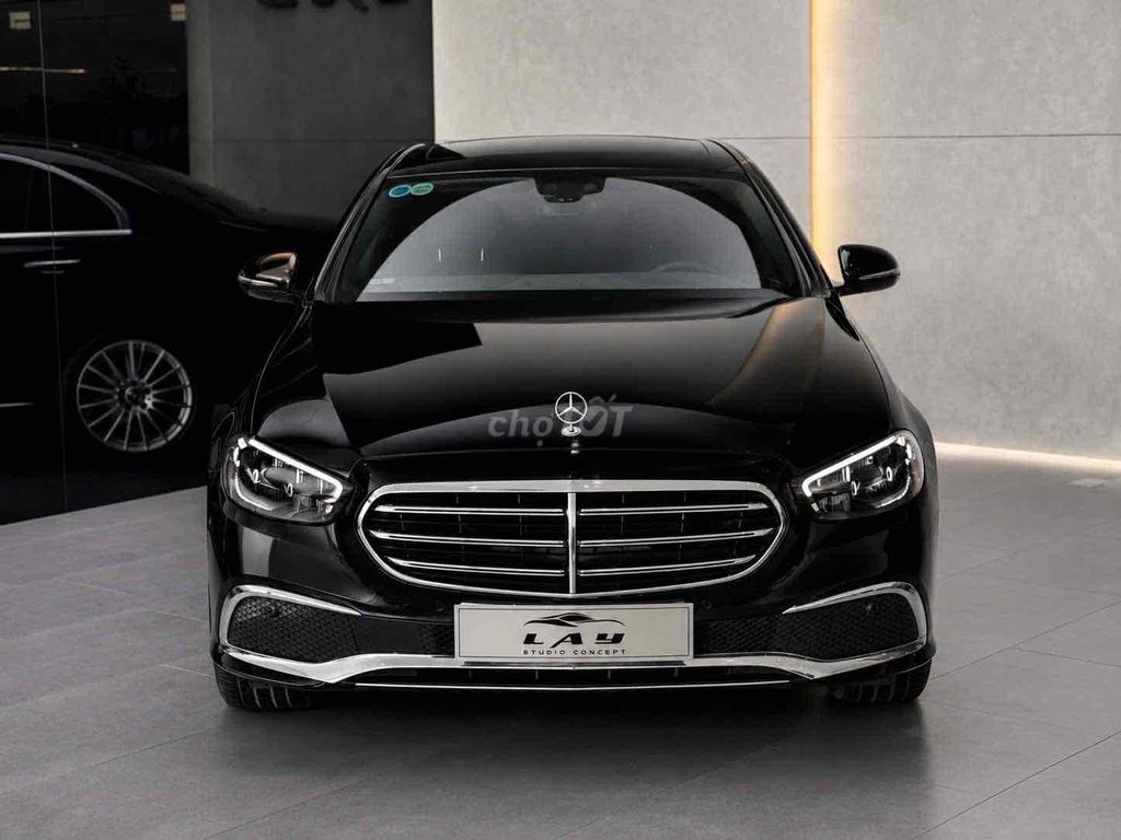 Mercedes-Benz 2021 - ảnh 1
