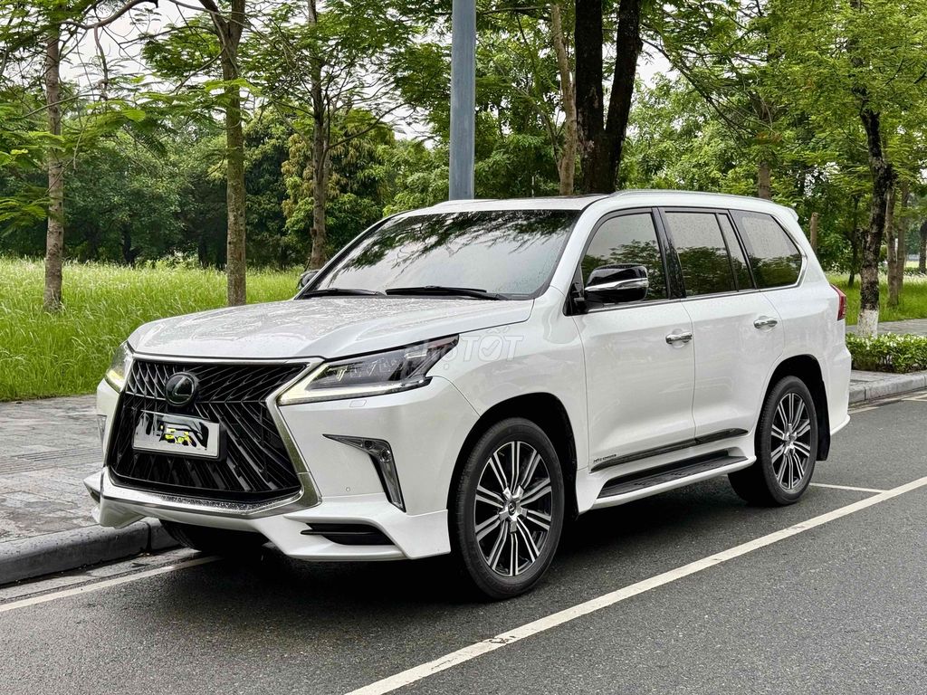 Lexus LX 570 Super Sport MBS 2019 - ảnh 2