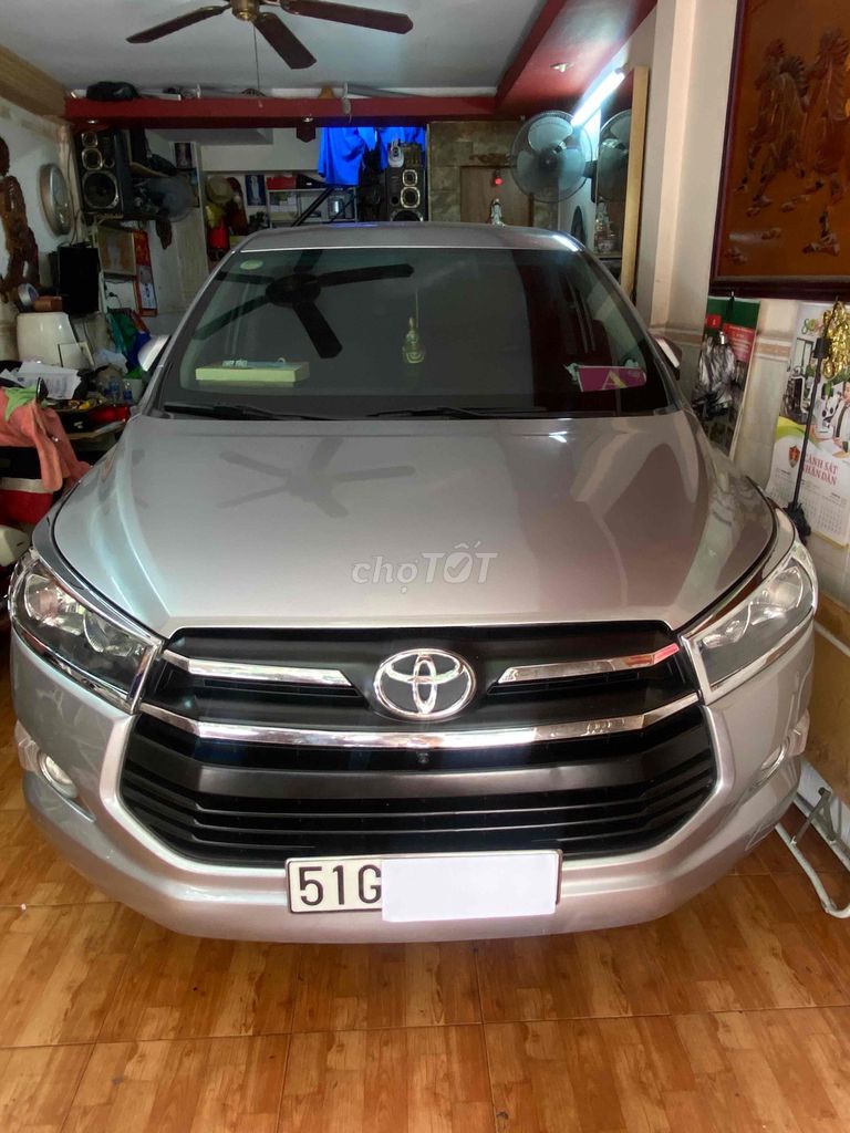 Toyota Innova - ảnh 1