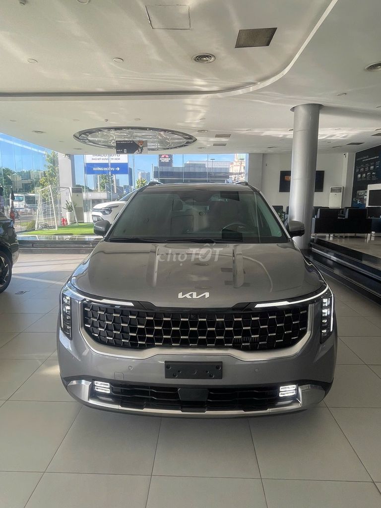 Kia Carnival - ảnh 1