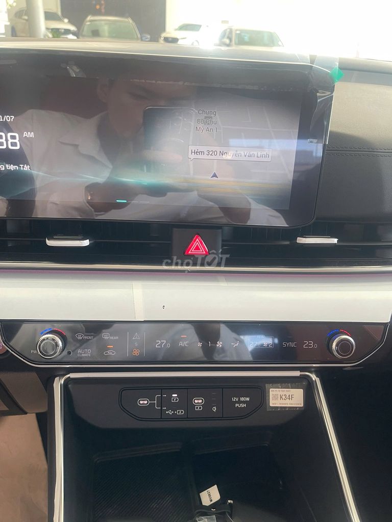 Kia Carnival - ảnh 4