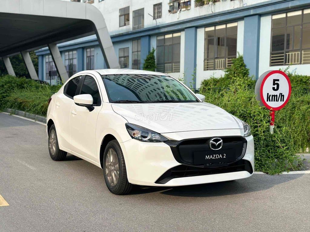 Mazda 2 2026 - ảnh 1