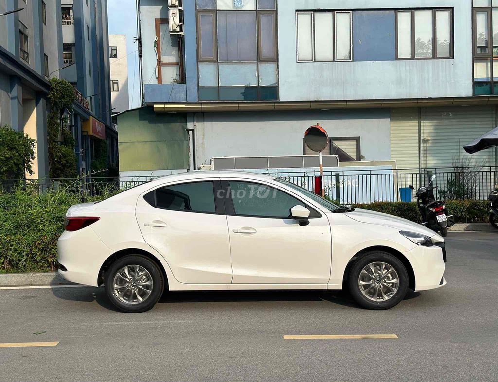 Mazda 2 2026 - ảnh 2