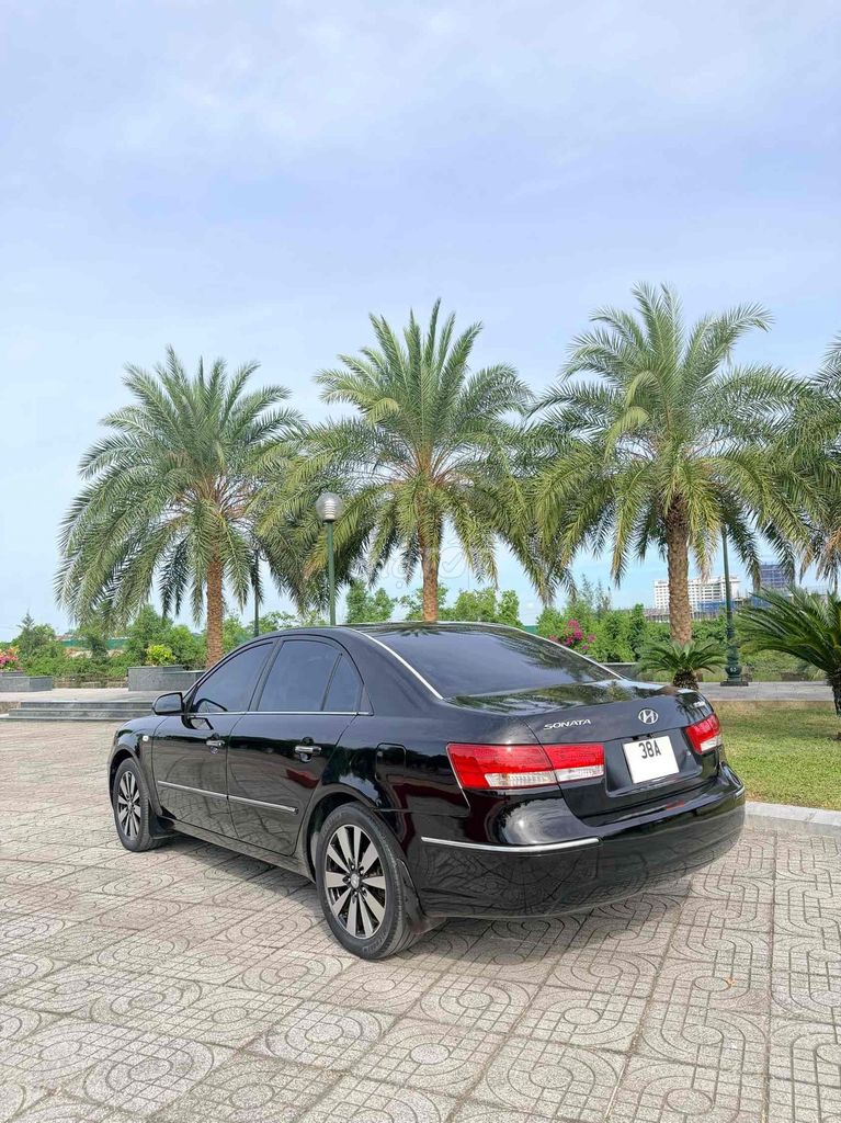 Hyundai Sonata 2009 - ảnh 2
