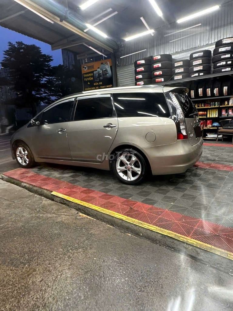 Mitsubishi Grandis 2008 - ảnh 4