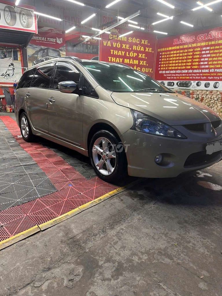 Mitsubishi Grandis 2008 - ảnh 5