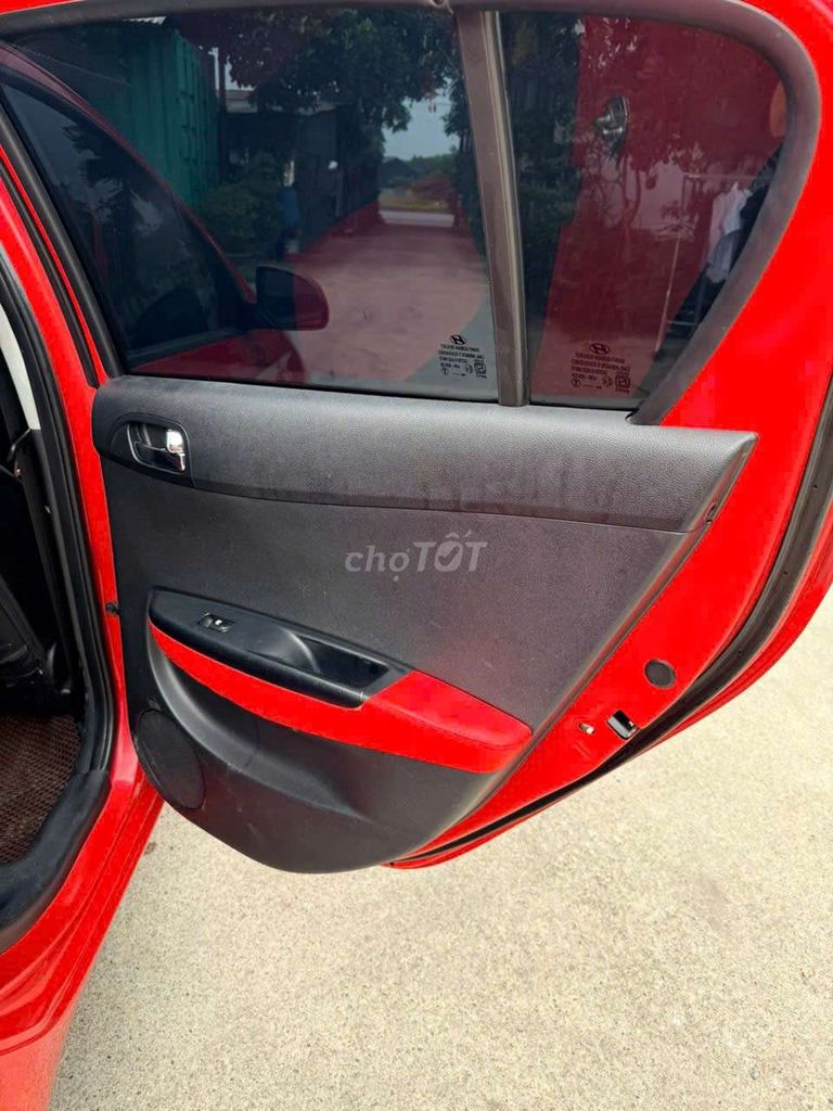 Hyundai i20 2011 - ảnh 4