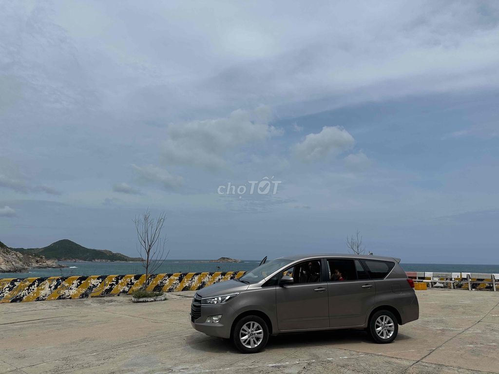Toyota Innova - ảnh 3