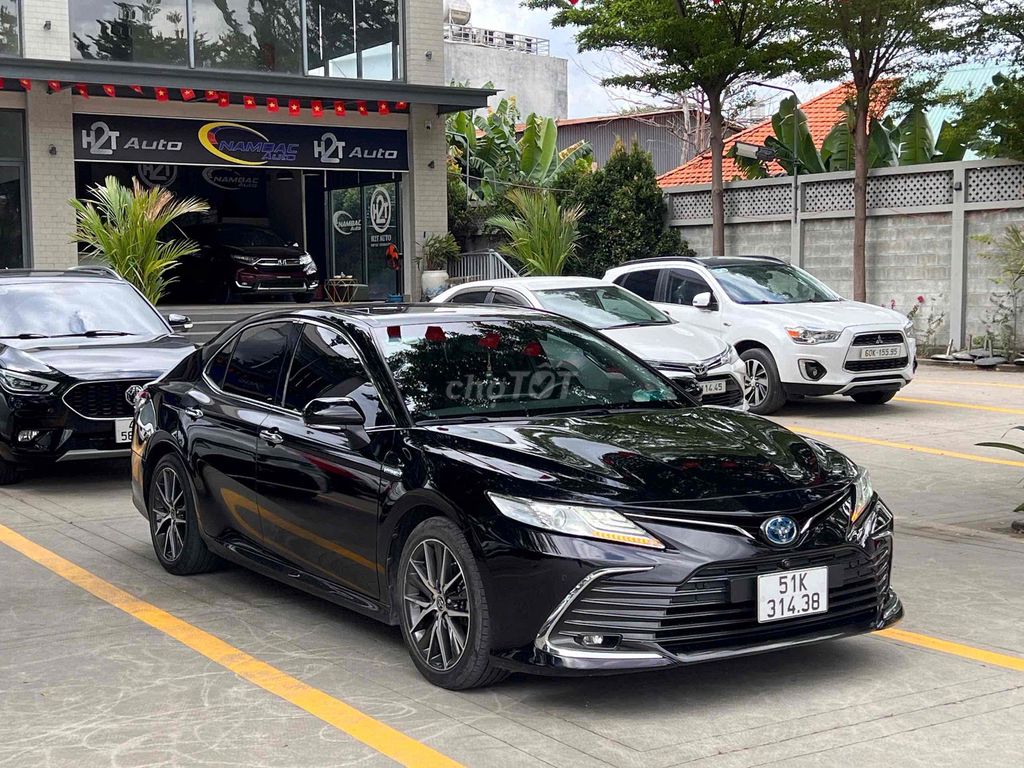 Toyota Camry 2022 - ảnh 1