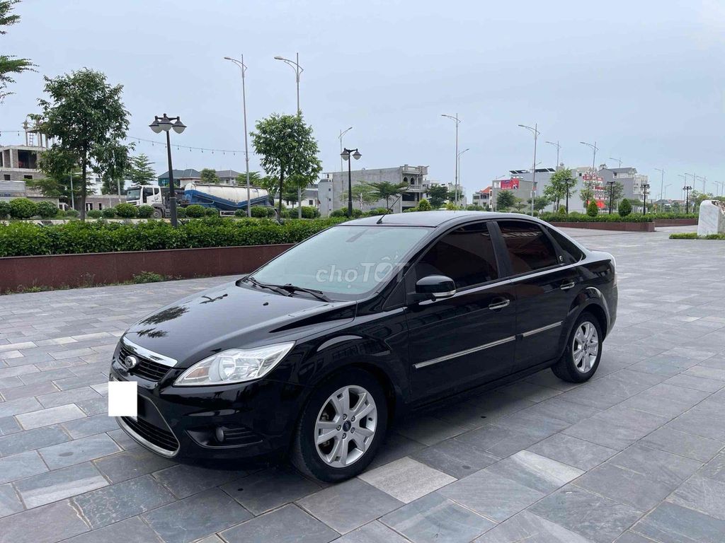 Ford Focus 2011 - ảnh 2