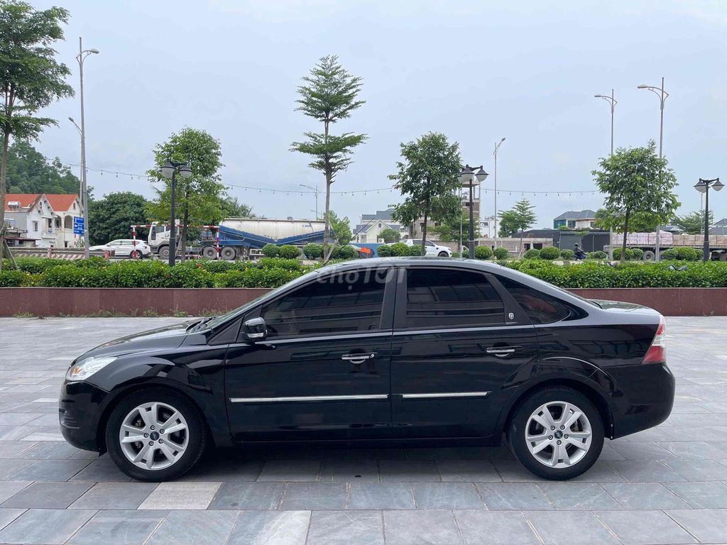 Ford Focus 2011 - ảnh 3