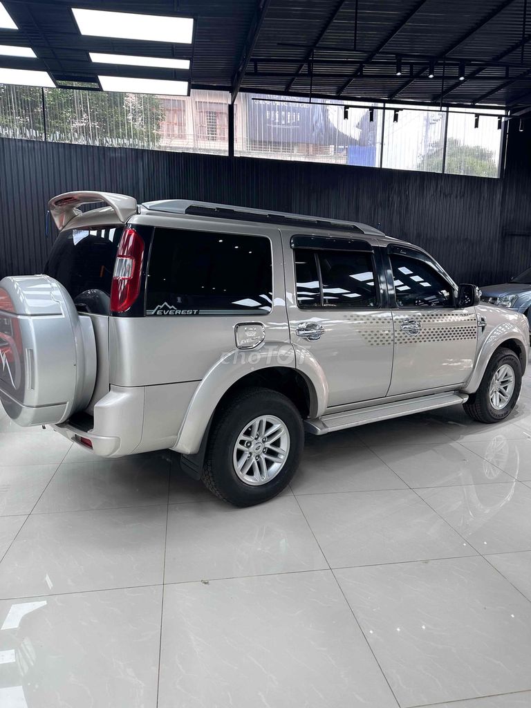 Ford Everest 2010 - ảnh 3
