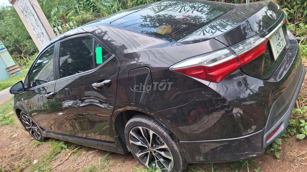 Toyota Corolla Altis - ảnh 2