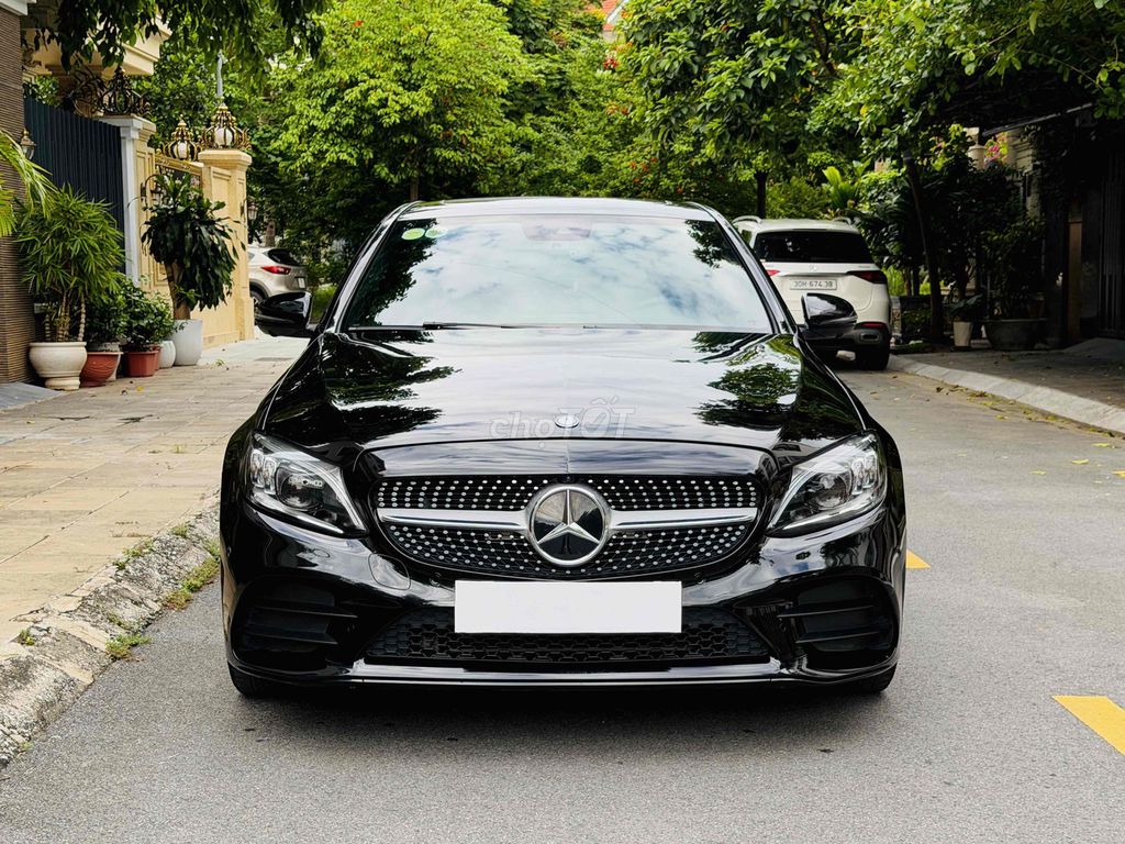 Mercedes-Benz 2019 - ảnh 1