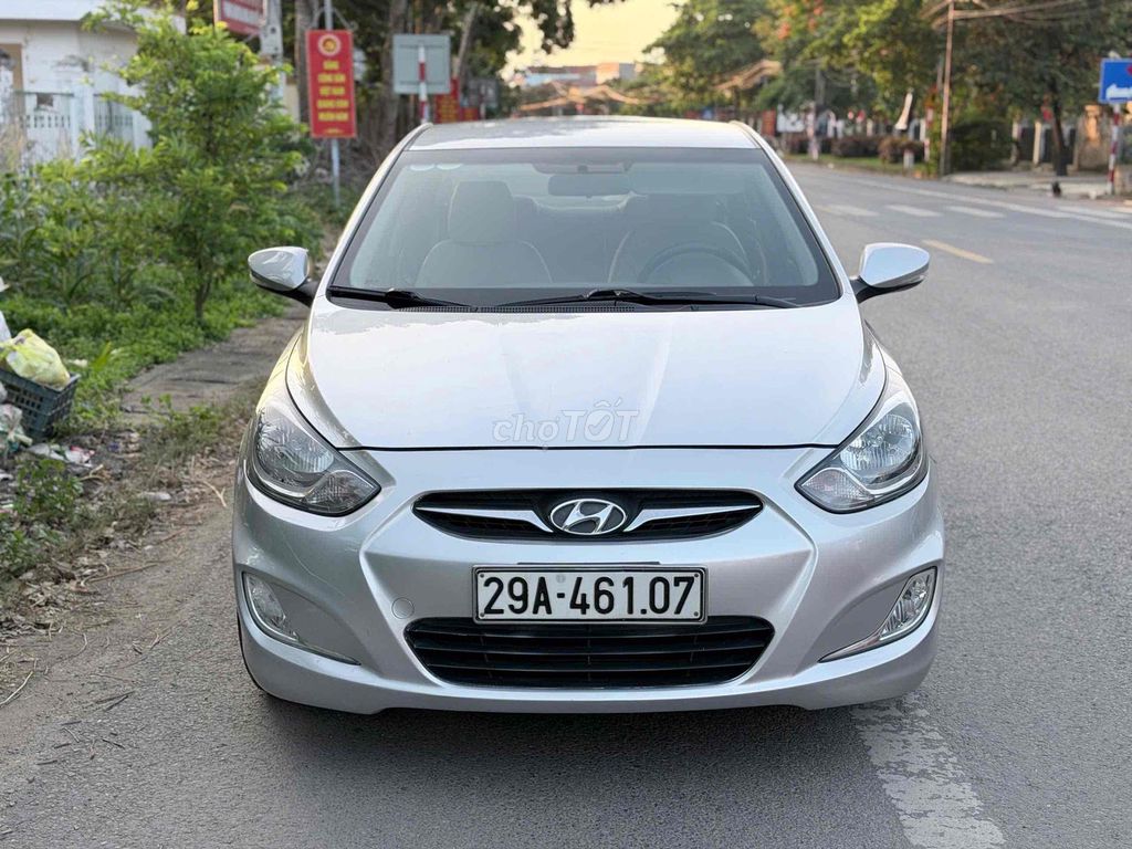 Hyundai Accent 2011 - ảnh 1