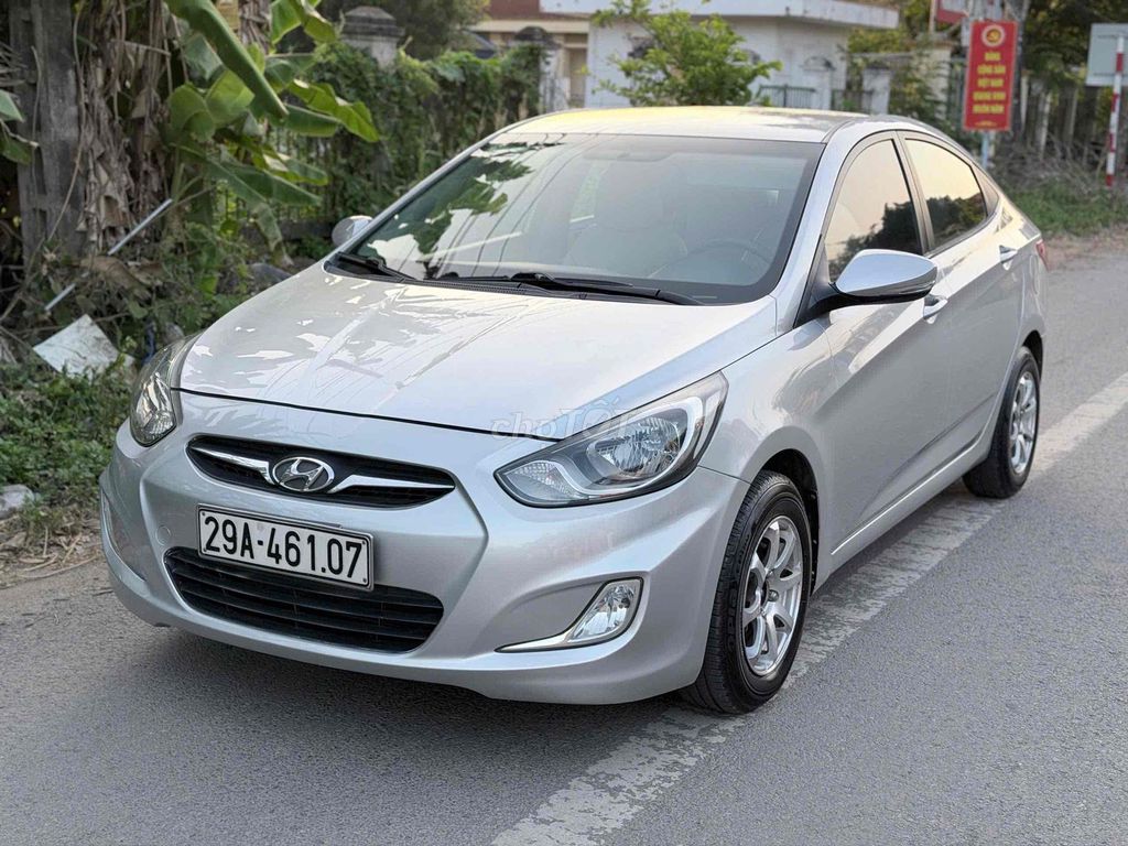 Hyundai Accent 2011 - ảnh 2