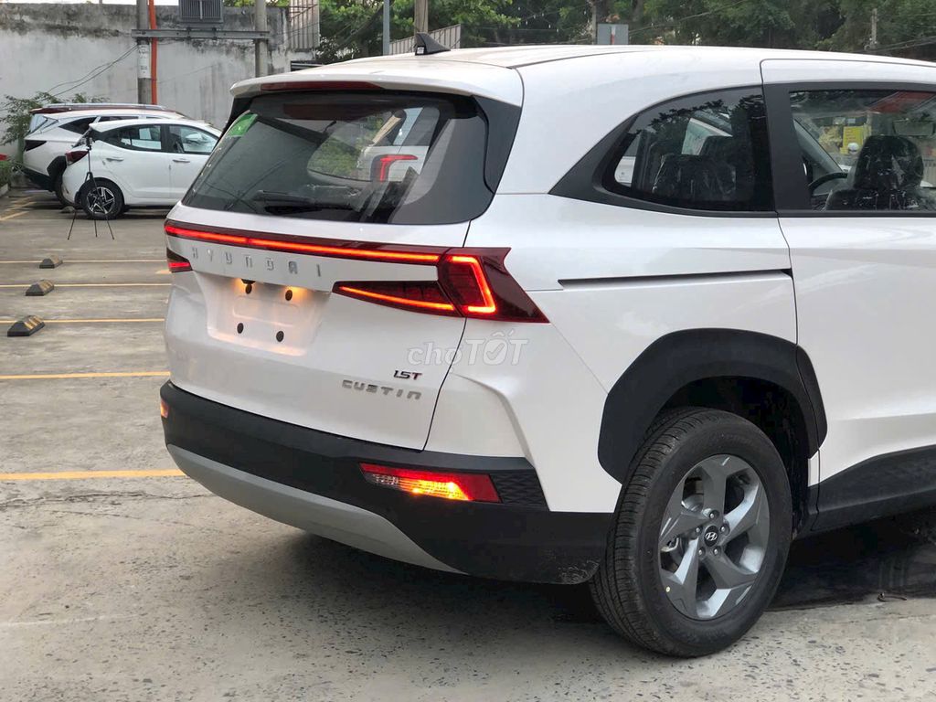 Hyundai Custin 2026 - ảnh 3