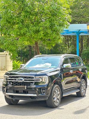 Ford Everest 2024 - ảnh 1